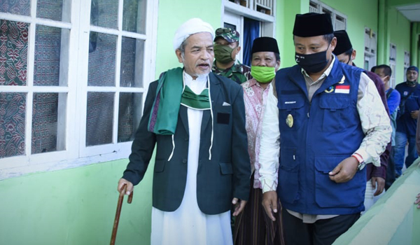 wagub-jabar-tinjau-kesiapan-pesantren-hadapi-akb