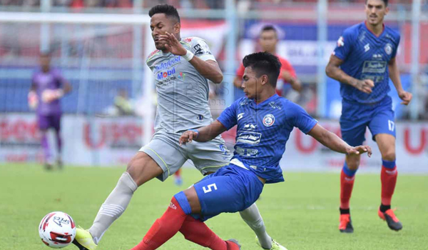 persib-menang-2-1-atas-arema-bobotoh-ucap-alhamdulillah