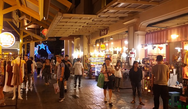 yuk-belanja-asyik-di-asiatique-bangkok